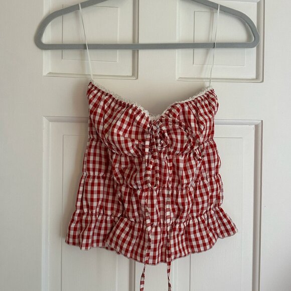 Edikted Lanna Gingham Elastic Scrunch Top in Red (S) - Picture 3 of 3